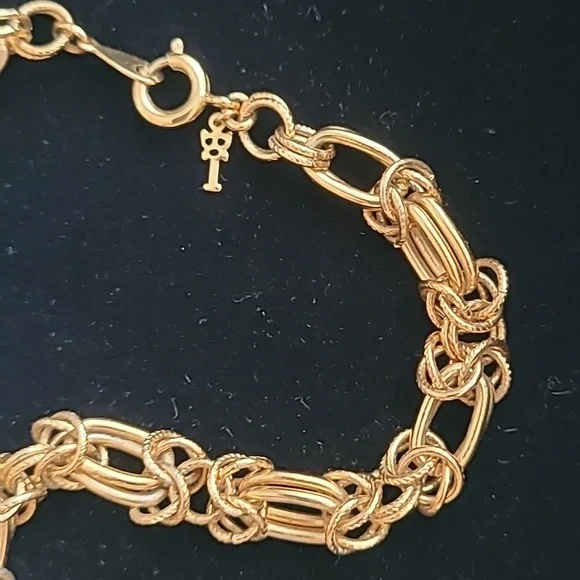 Vintage Crown Trifari - Picture 2 of 4